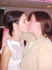 girls kissing megamix 45